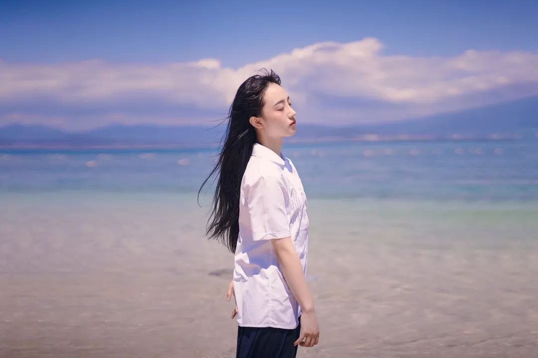不是火花呀热门歌曲《TA》钢琴谱